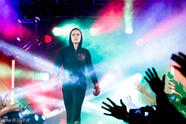 罗西最经典照片 女王演绎完美生涯