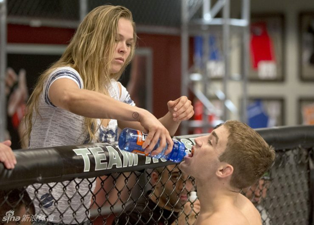 罗西最经典照片 女王演绎完美生涯