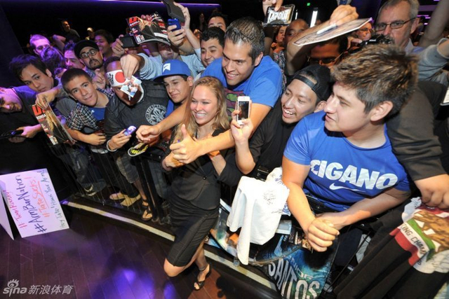 罗西最经典照片 女王演绎完美生涯