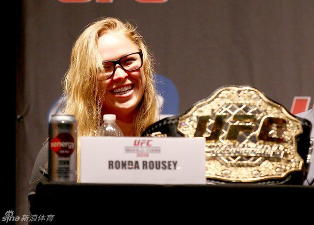 罗西最经典照片 女王演绎完美生涯