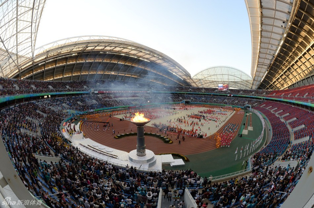 全运会节俭办赛瑕不掩瑜-开幕式圣火