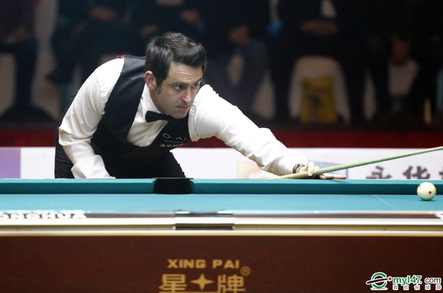 奥沙利文专注击球