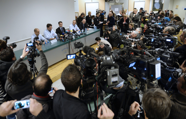 舒马赫伤情发布会举行