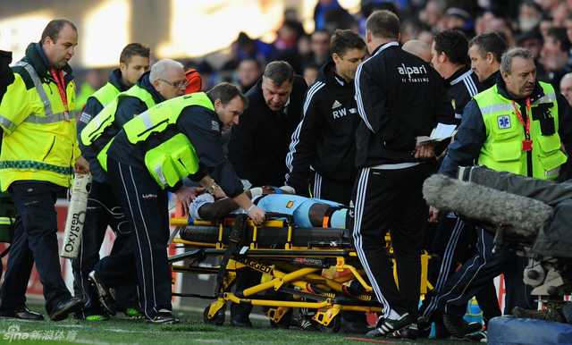 德梅尔重伤下场