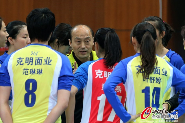 胡进现场讲解战术