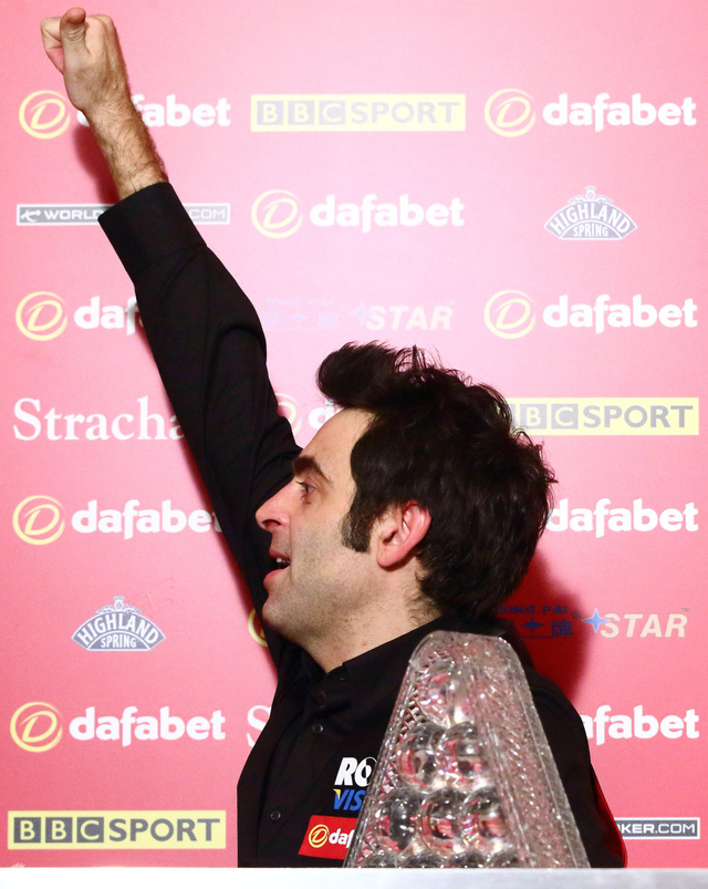 火箭竖起第一手指