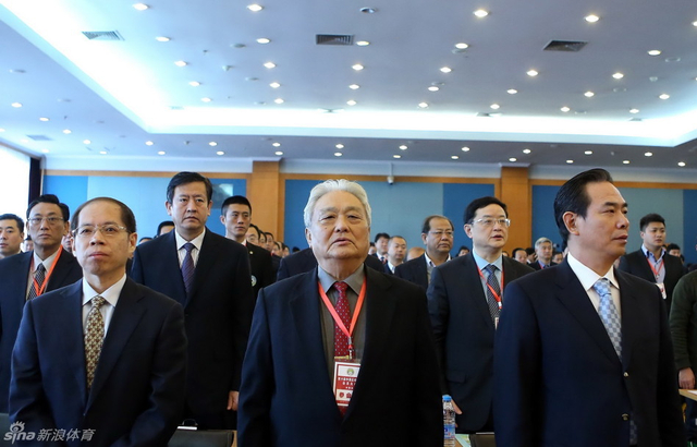 蔡振华、年维泗、张剑出席会议