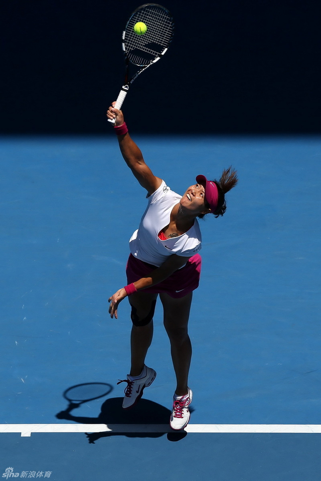 李娜发球