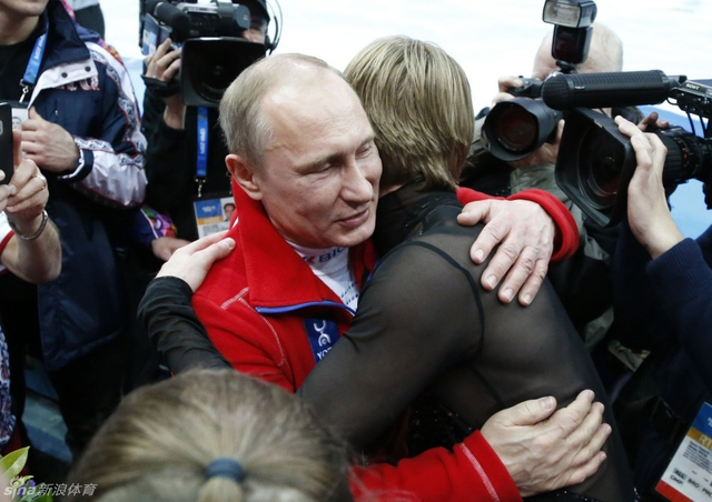 普京拥抱普鲁申科