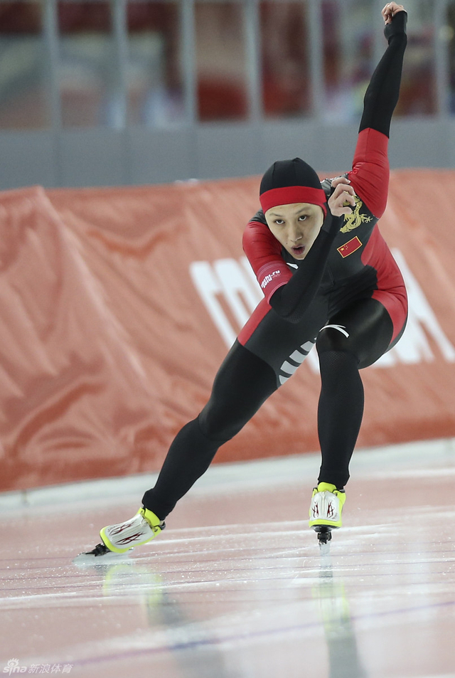 划出美丽的弧线