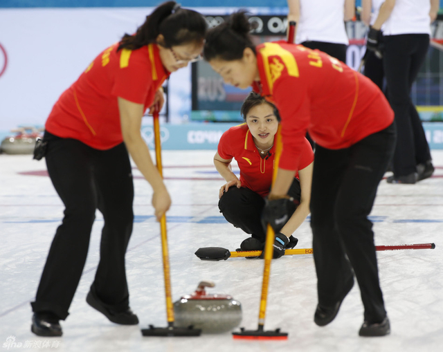 岳清爽指挥队友