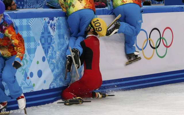 范可新遗憾摔倒