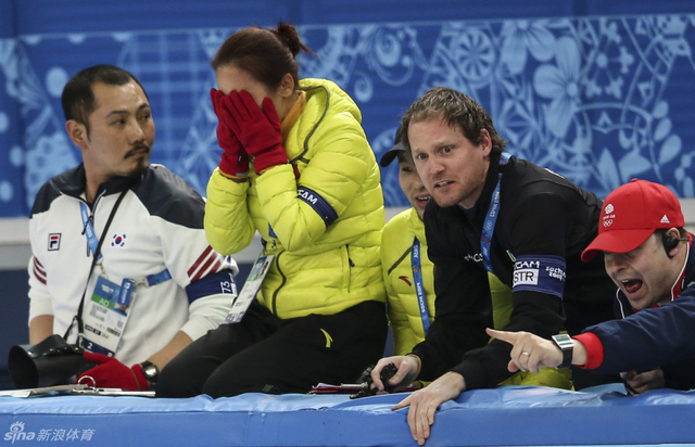 新浪直击各教练表情