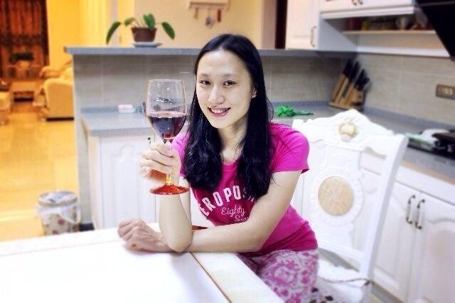 速滑首金得主张虹美照