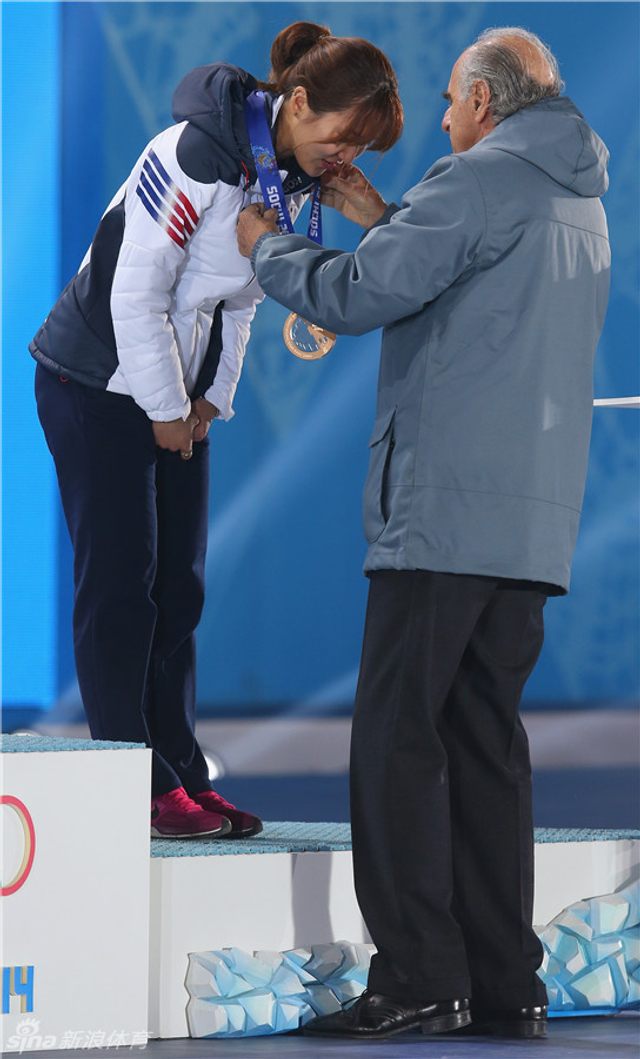 朴升智接受颁奖