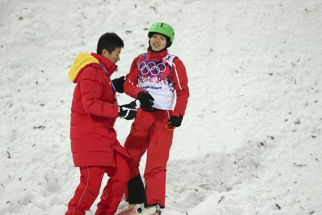 李妮娜面带微笑