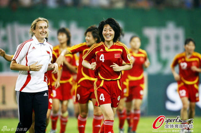 与主帅多曼斯基