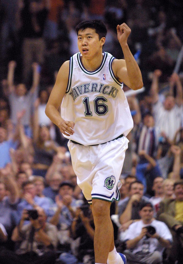 2001年4月5日首次在NBA出场
