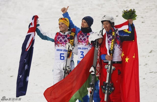 前三名献花仪式