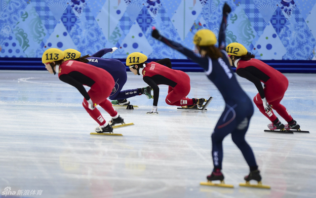 韩国队员振臂高呼