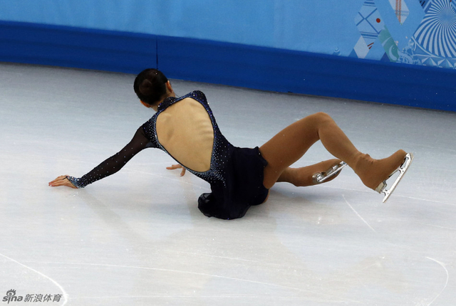 朴小宴不慎摔倒