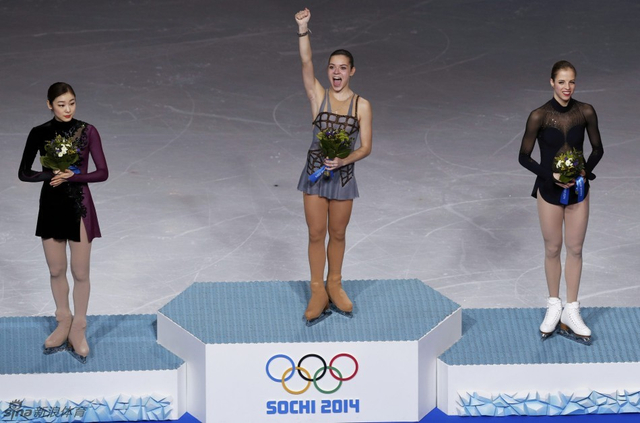 金妍儿登上领奖台