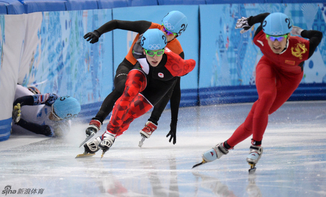 参赛选手急速冲刺