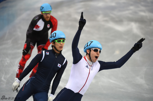 英国选手乔恩庆贺