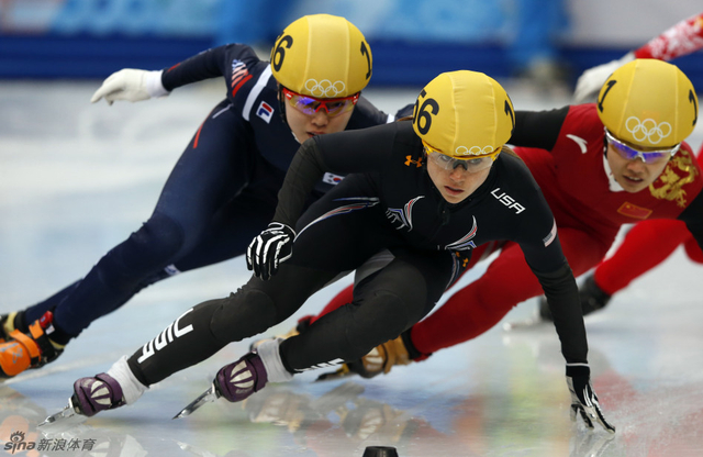 李坚柔(右)冲刺