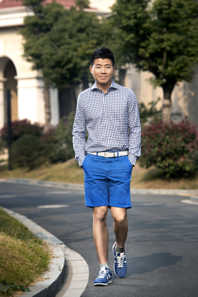 吴阿顺穿着ECCO JOGGA 活跃系列