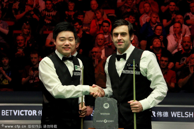 丁俊晖握手奥沙利文