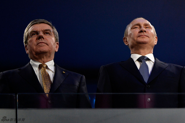 普京和巴赫出席