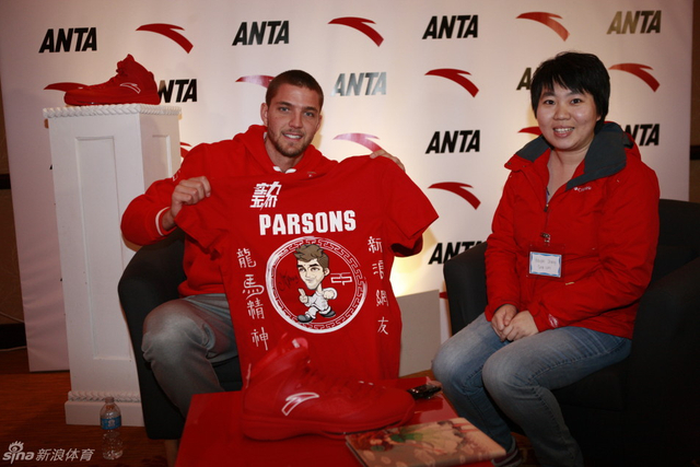 帕森斯接受新浪体育采访