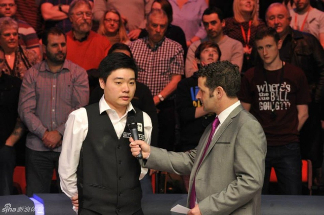 丁俊晖接受采访