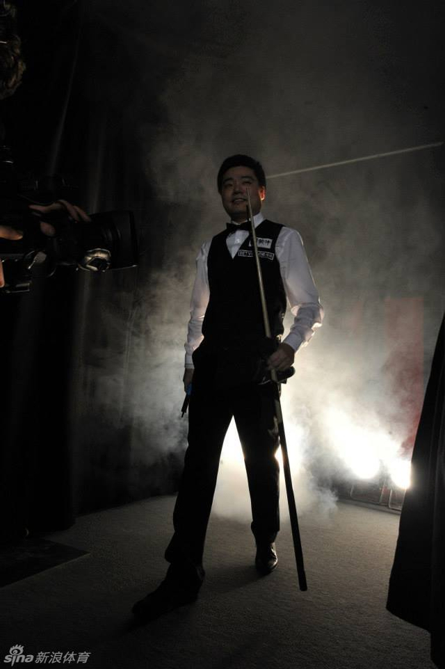 丁俊晖闲庭信步