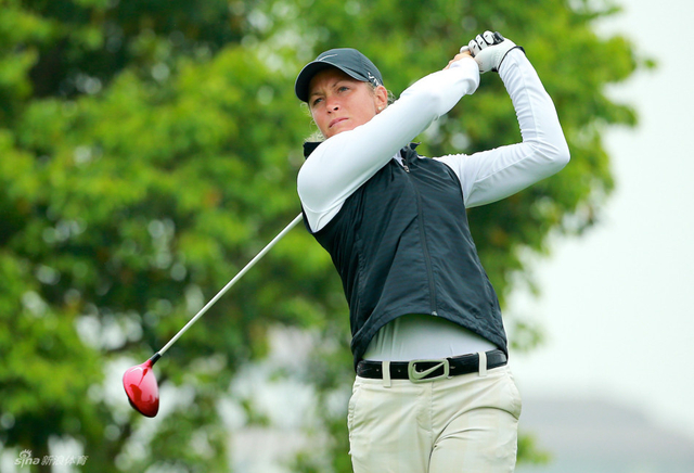 苏珊-佩特森开球