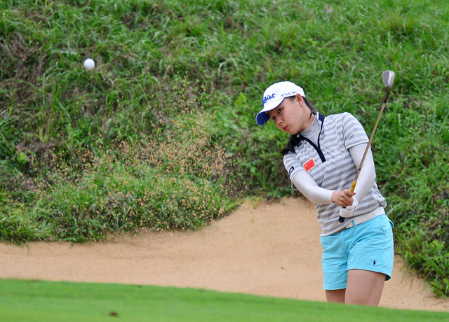 王梓漪沙坑救球