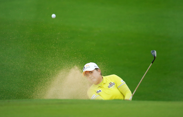 朴仁妃沙坑击球