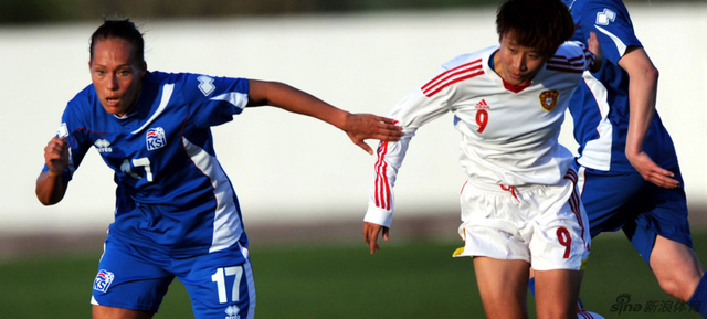 娄佳惠在比赛中突破