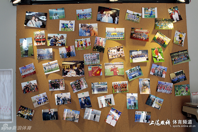 门店布置很有足球特色