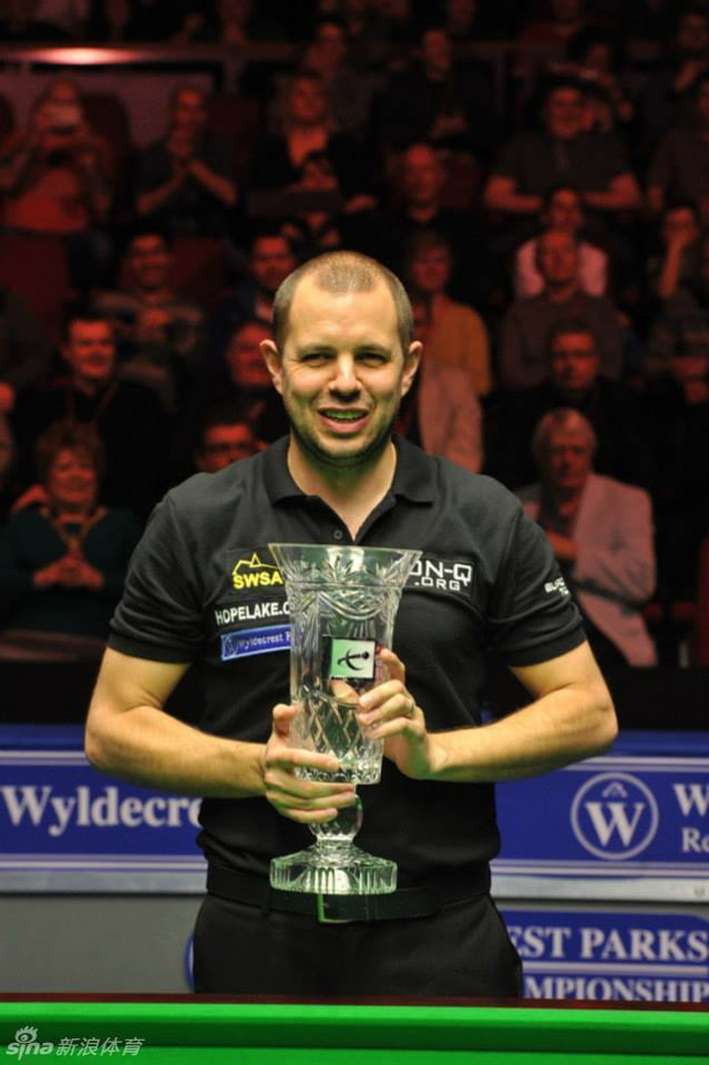 霍金斯强势夺冠