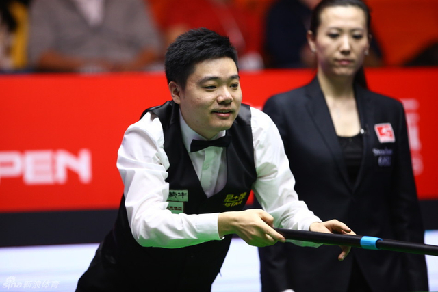 新浪直击丁俊晖获胜