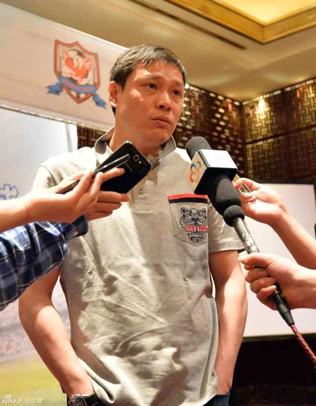 范志毅接受采访