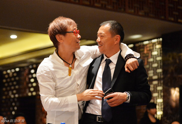 黄传宏和老友高峰喜相见