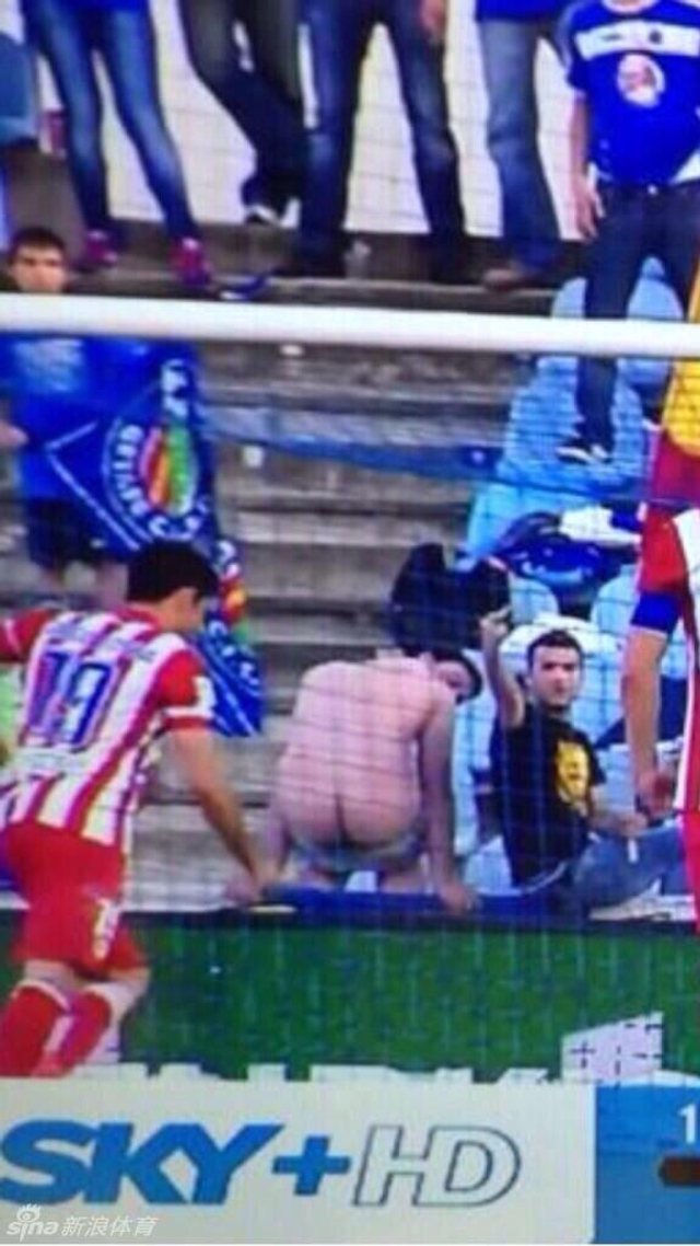 球迷阻碍科斯塔罚点球