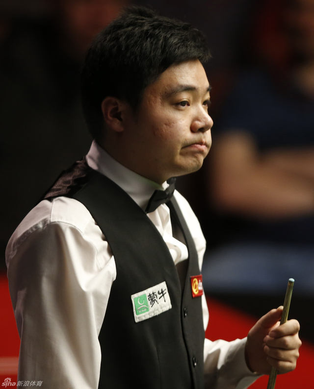 丁俊晖无奈嘟嘴