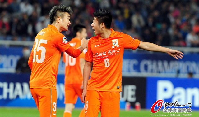 戴琳和赵明剑在场上互喷