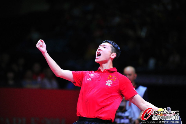 许昕赢得很轻松