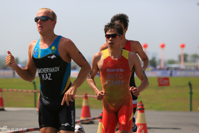 白发全专注比赛