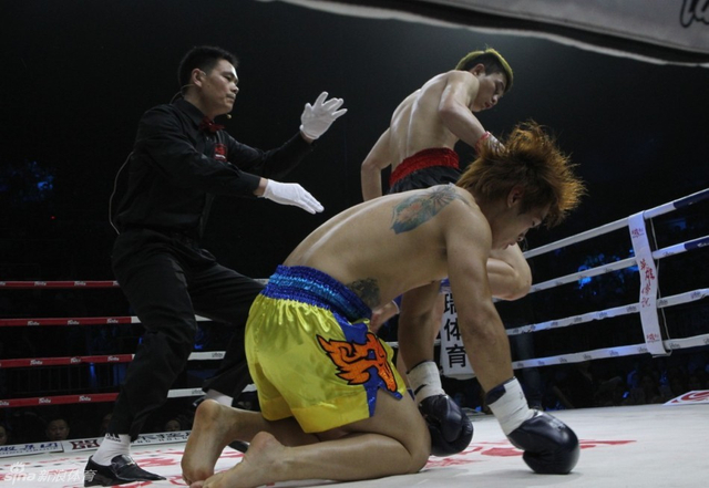 郭思贤被邓力打倒